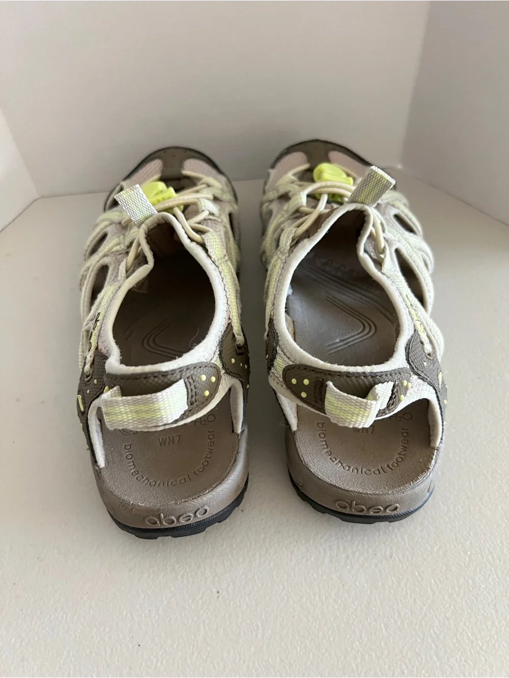 Abeo Delta H20 Sandals Closed-Toe Hiking And Water Trail Sandals Shoes Size 7